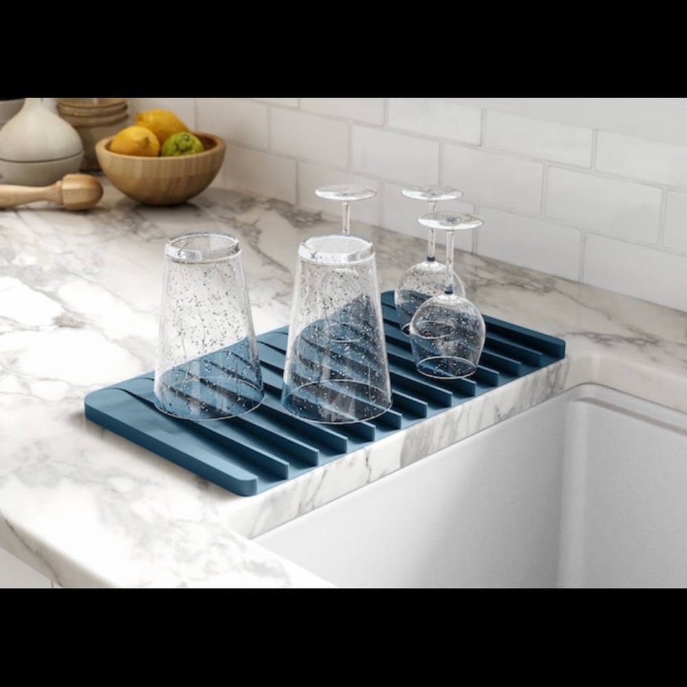 Kraus Self Draining Drying Mat 8 1/8” x 14 ¾” Cyan Blue Silicone Sink Mat
